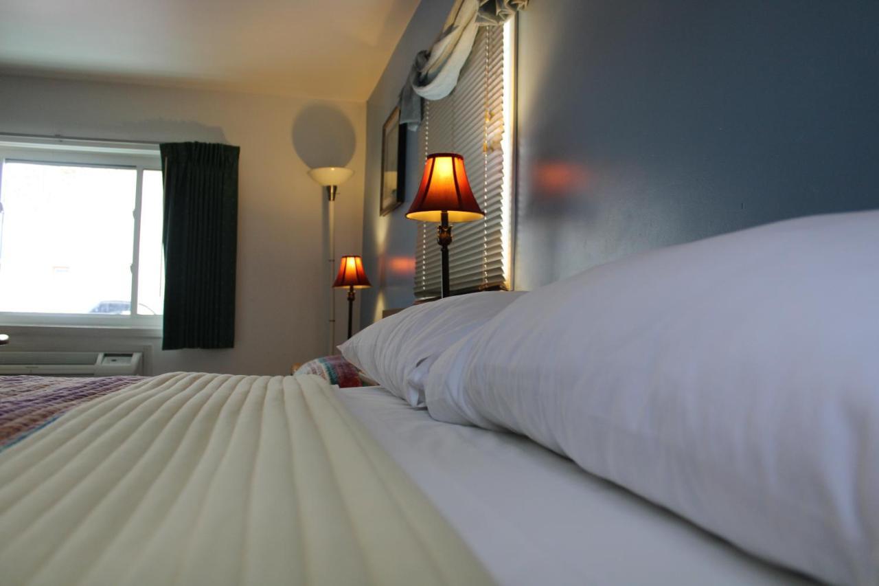 ויסקונסין דלס River Road Motel מראה חיצוני תמונה