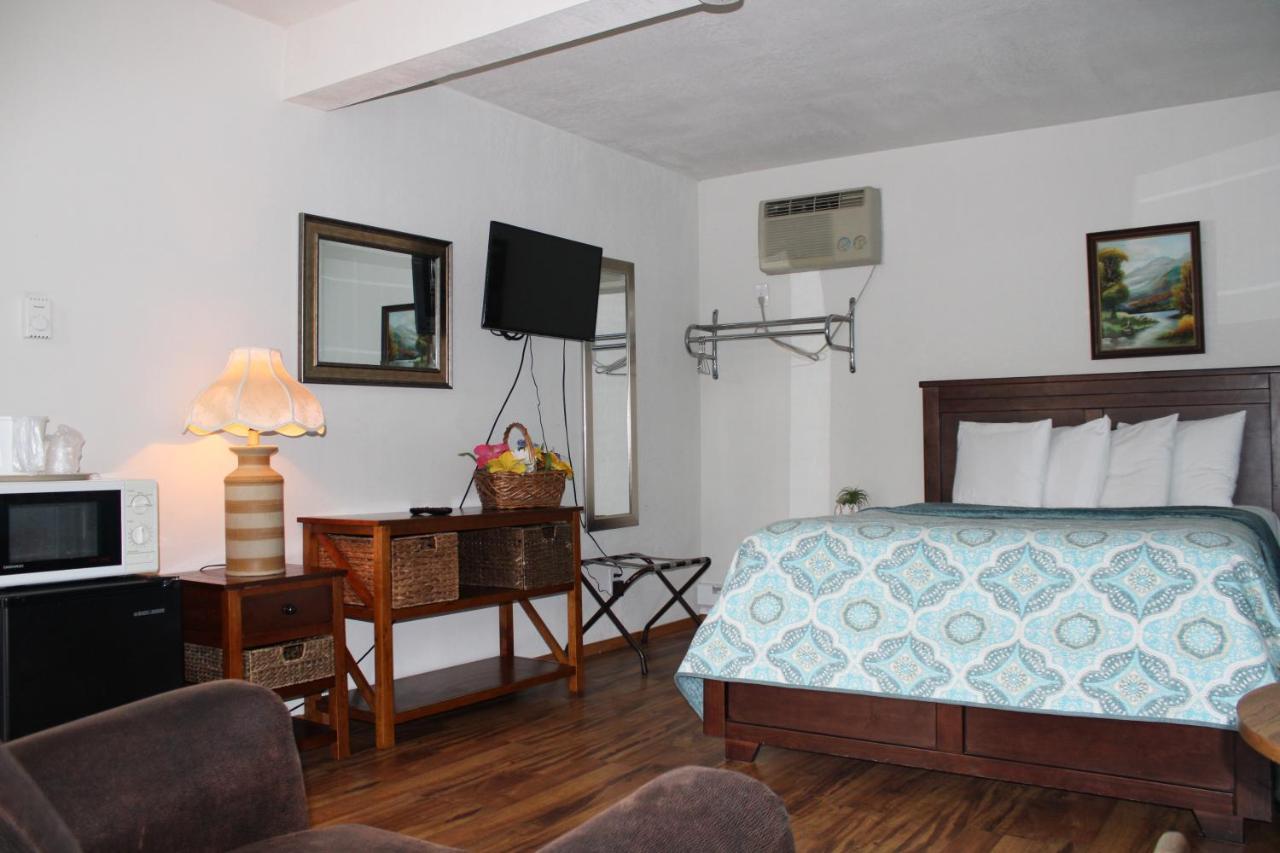 ויסקונסין דלס River Road Motel מראה חיצוני תמונה