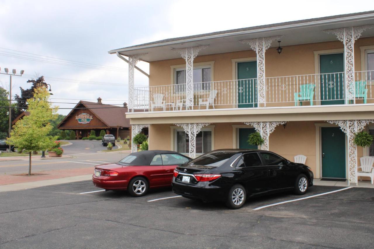 ויסקונסין דלס River Road Motel מראה חיצוני תמונה