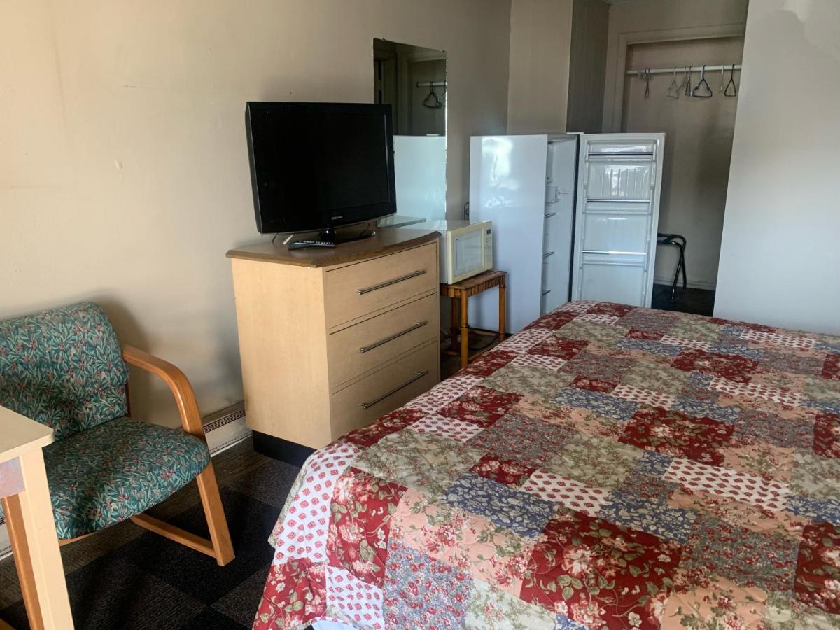 ויסקונסין דלס River Road Motel מראה חיצוני תמונה