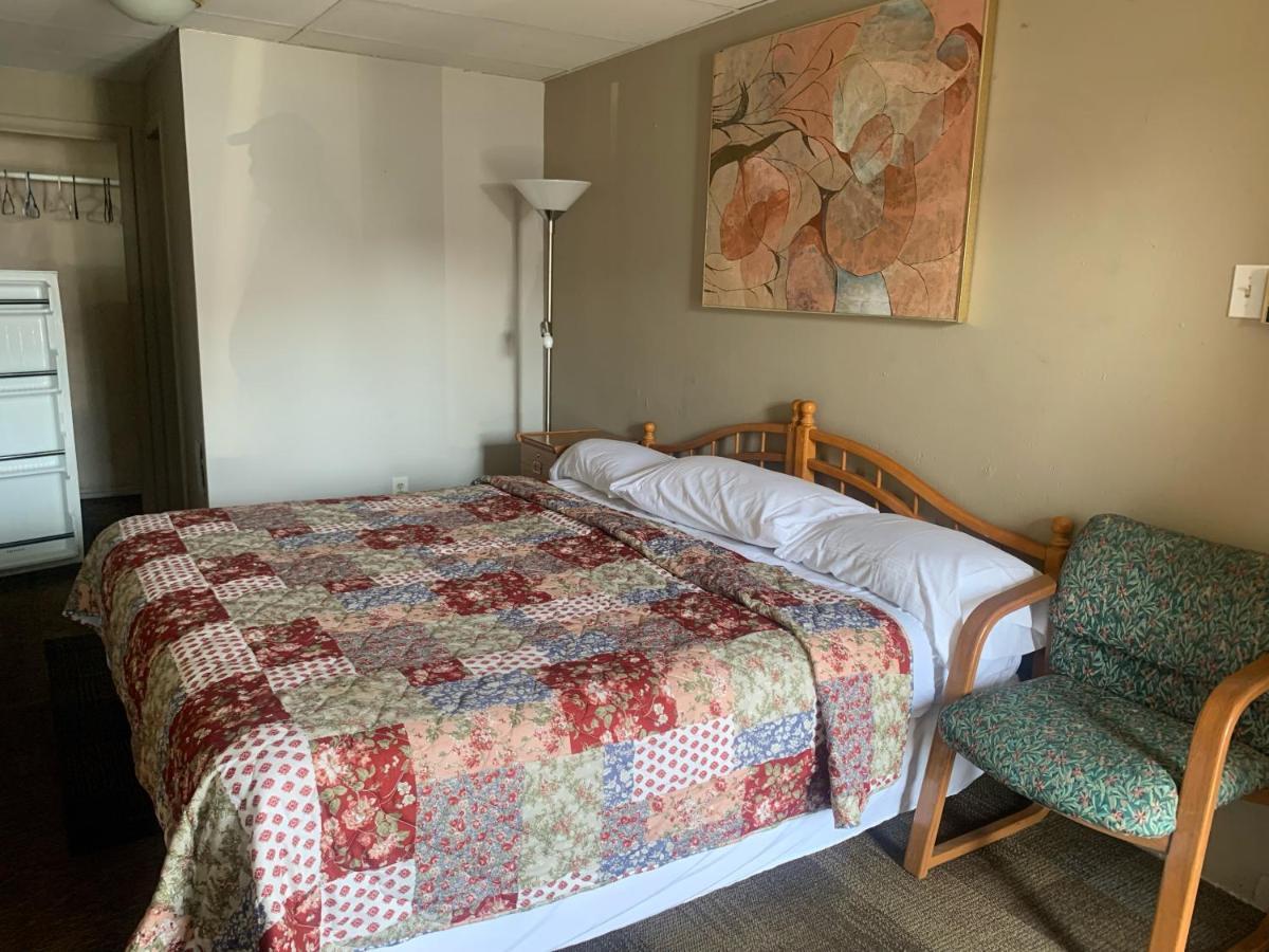 ויסקונסין דלס River Road Motel מראה חיצוני תמונה