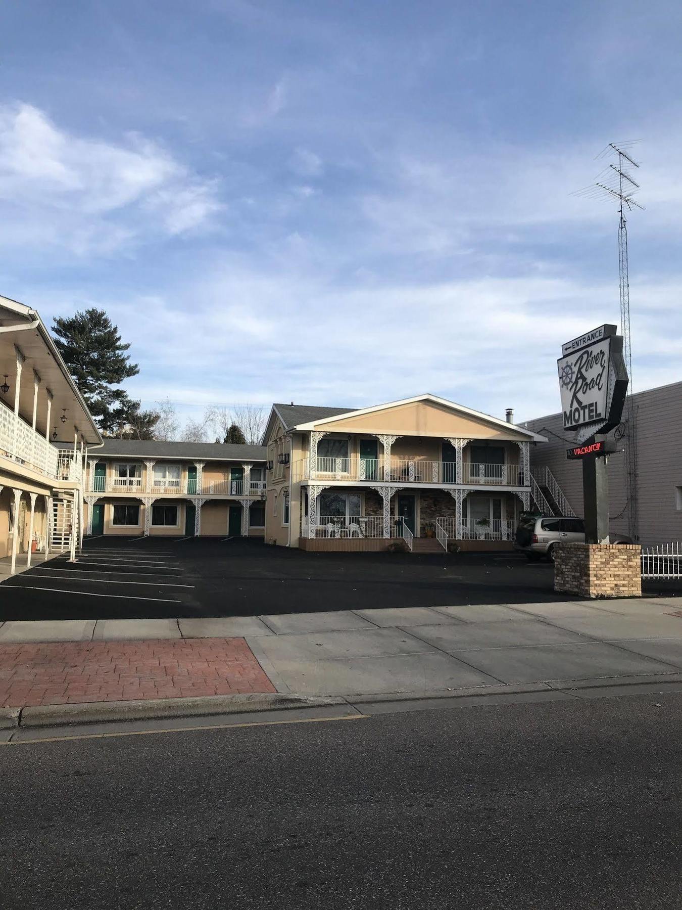 ויסקונסין דלס River Road Motel מראה חיצוני תמונה